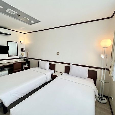 Toyoko Inn Cebu Bagian luar foto