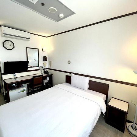 Toyoko Inn Cebu Bagian luar foto