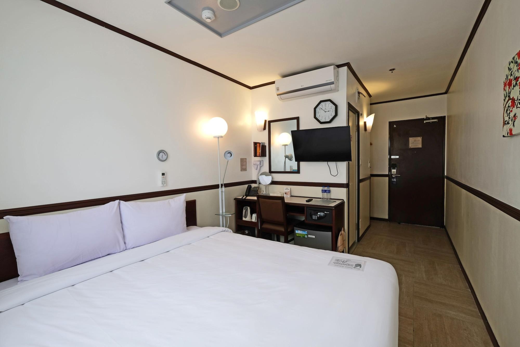 Toyoko Inn Cebu Bagian luar foto