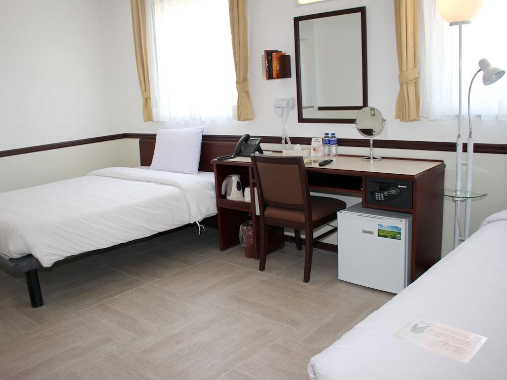Toyoko Inn Cebu Bagian luar foto