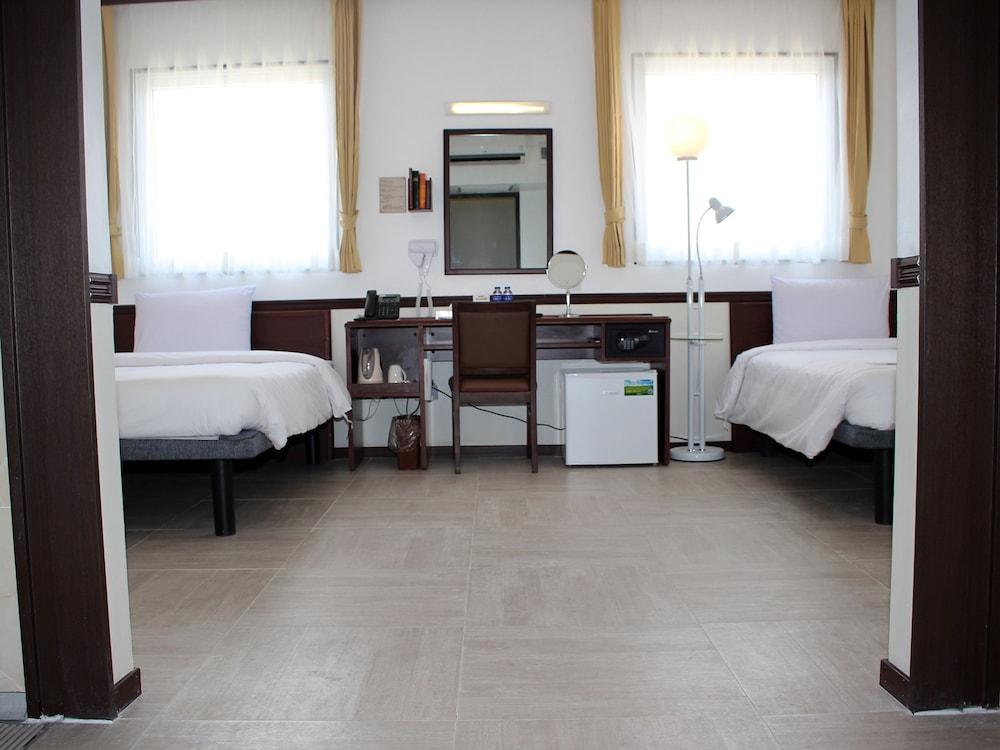 Toyoko Inn Cebu Bagian luar foto