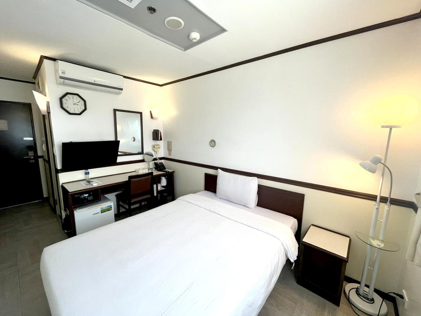 Toyoko Inn Cebu Bagian luar foto