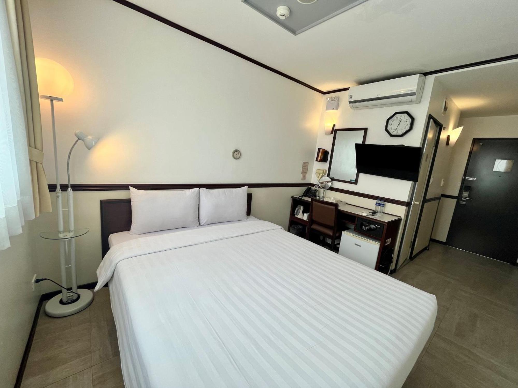 Toyoko Inn Cebu Bagian luar foto