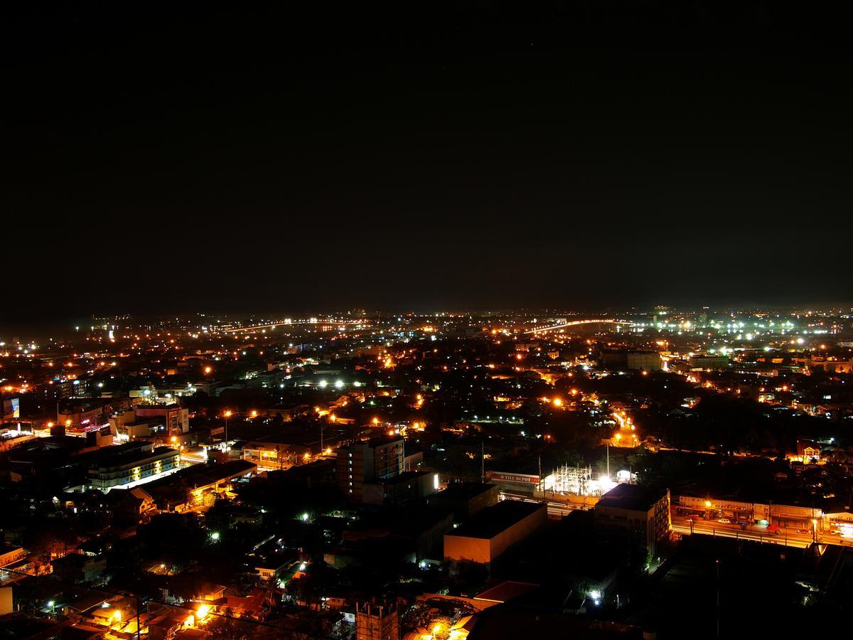 Toyoko Inn Cebu Bagian luar foto
